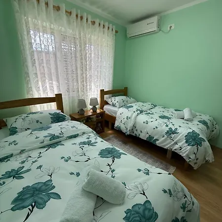 Apartment Sweet Escape *