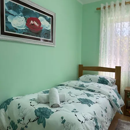 Sweet Escape Apartment *